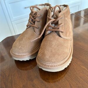 New Ugg boots for boys size 12